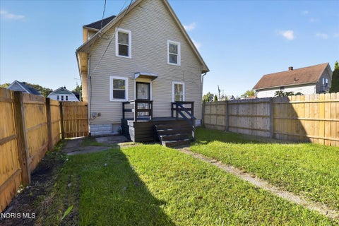 Tiny photo for 1126 Indiana Avenue, Toledo, OH 43607 (MLS # 10014385)