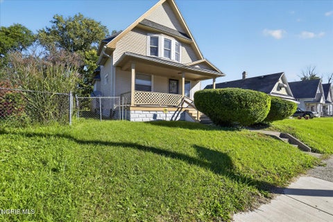 Tiny photo for 1126 Indiana Avenue, Toledo, OH 43607 (MLS # 10014385)