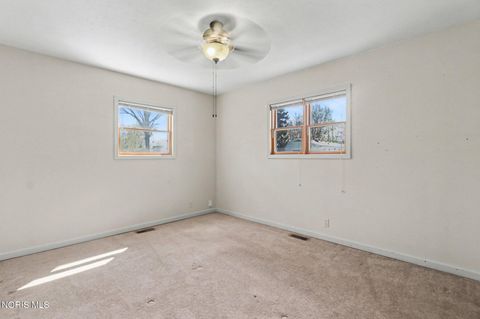 Tiny photo for 216 Bonaparte Drive, Toledo, OH 43615 (MLS # 10006633)