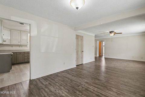 Tiny photo for 216 Bonaparte Drive, Toledo, OH 43615 (MLS # 10006633)