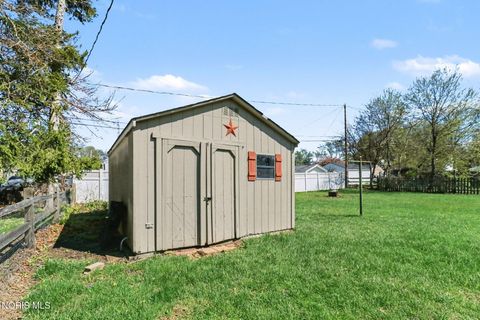 Tiny photo for 216 Bonaparte Drive, Toledo, OH 43615 (MLS # 10006633)