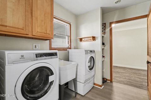 Tiny photo for 216 Bonaparte Drive, Toledo, OH 43615 (MLS # 10006633)