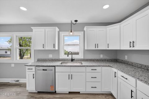 Tiny photo for 8040 Jerusalem Road, Oregon, OH 43616 (MLS # 10006843)