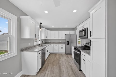 Tiny photo for 8040 Jerusalem Road, Oregon, OH 43616 (MLS # 10006843)