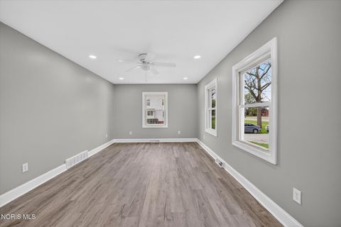 Tiny photo for 8040 Jerusalem Road, Oregon, OH 43616 (MLS # 10006843)