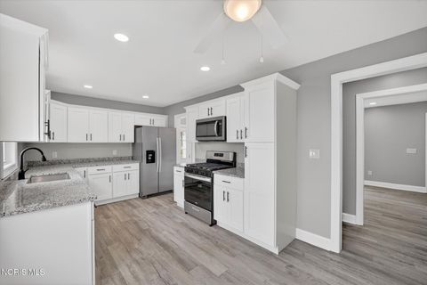 Tiny photo for 8040 Jerusalem Road, Oregon, OH 43616 (MLS # 10006843)