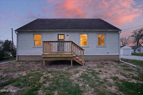 Photo of 8040 Jerusalem Road, Oregon, OH 43616 (MLS # 10006843)