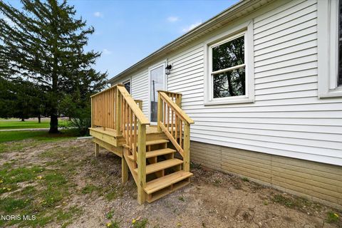 Tiny photo for 8040 Jerusalem Road, Oregon, OH 43616 (MLS # 10006843)