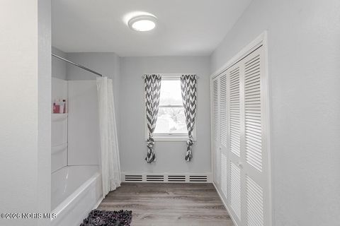 Tiny photo for 610 Wallace Avenue, Bowling Green, OH 43402 (MLS # 10004043)