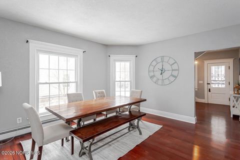 Tiny photo for 610 Wallace Avenue, Bowling Green, OH 43402 (MLS # 10004043)