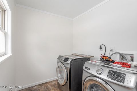 Tiny photo for 610 Wallace Avenue, Bowling Green, OH 43402 (MLS # 10004043)