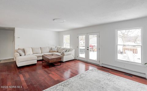 Tiny photo for 610 Wallace Avenue, Bowling Green, OH 43402 (MLS # 10004043)