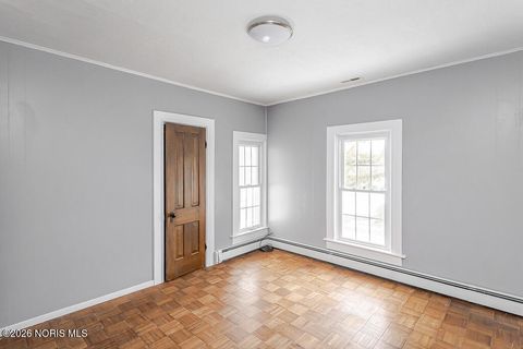 Tiny photo for 610 Wallace Avenue, Bowling Green, OH 43402 (MLS # 10004043)