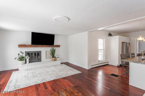 Tiny photo for 610 Wallace Avenue, Bowling Green, OH 43402 (MLS # 10004043)