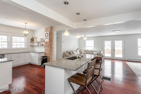 Tiny photo for 610 Wallace Avenue, Bowling Green, OH 43402 (MLS # 10004043)