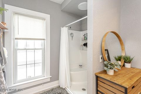 Tiny photo for 610 Wallace Avenue, Bowling Green, OH 43402 (MLS # 10004043)