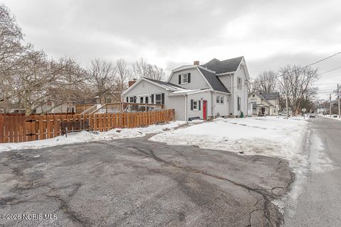 Tiny photo for 610 Wallace Avenue, Bowling Green, OH 43402 (MLS # 10004043)