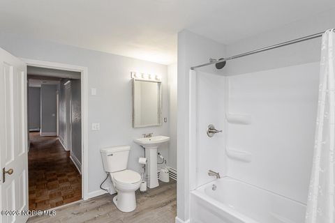 Tiny photo for 610 Wallace Avenue, Bowling Green, OH 43402 (MLS # 10004043)