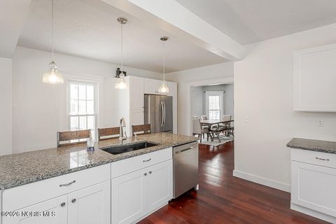 Tiny photo for 610 Wallace Avenue, Bowling Green, OH 43402 (MLS # 10004043)