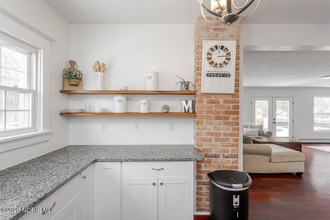 Tiny photo for 610 Wallace Avenue, Bowling Green, OH 43402 (MLS # 10004043)