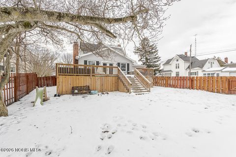Tiny photo for 610 Wallace Avenue, Bowling Green, OH 43402 (MLS # 10004043)