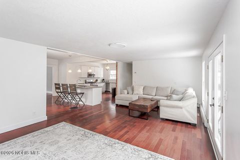 Tiny photo for 610 Wallace Avenue, Bowling Green, OH 43402 (MLS # 10004043)