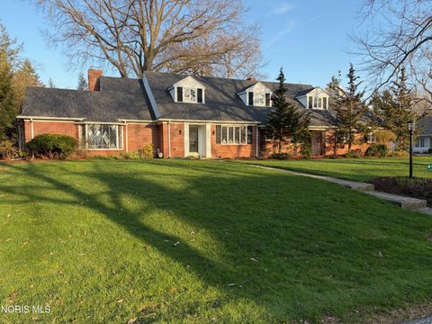 Photo of 2630 Edgehill Road, Ottawa Hills, OH 43615 (MLS # 10006210)