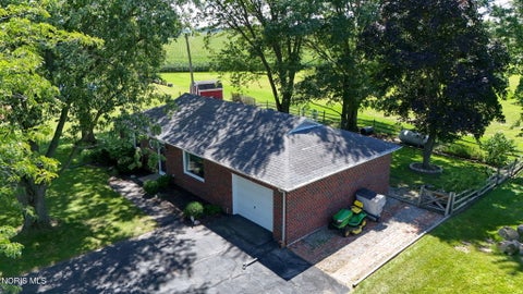 Tiny photo for 17985 Haskins Road, Bowling Green, OH 43402 (MLS # 10012613)