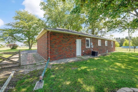 Tiny photo for 17985 Haskins Road, Bowling Green, OH 43402 (MLS # 10012613)