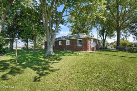 Tiny photo for 17985 Haskins Road, Bowling Green, OH 43402 (MLS # 10012613)