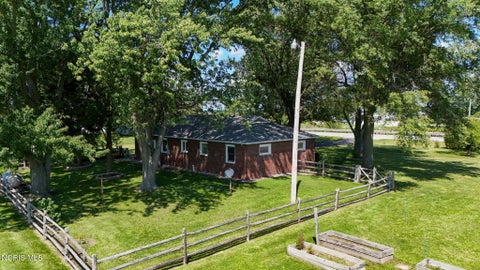 Tiny photo for 17985 Haskins Road, Bowling Green, OH 43402 (MLS # 10012613)