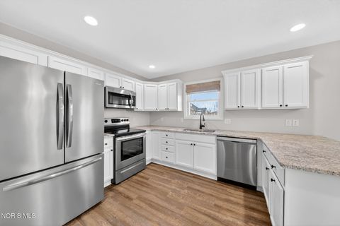 Tiny photo for 520 Oxford Street, Napoleon, OH 43545 (MLS # 10004513)