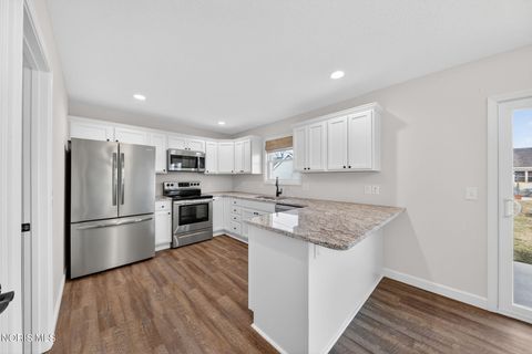 Tiny photo for 520 Oxford Street, Napoleon, OH 43545 (MLS # 10004513)