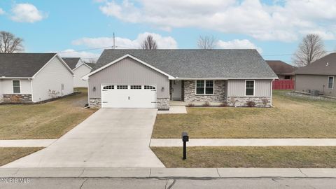 Photo of 520 Oxford Street, Napoleon, OH 43545 (MLS # 10004513)