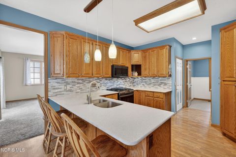 Tiny photo for 4372 Morning Dove Drive, Oregon, OH 43616 (MLS # 10005599)