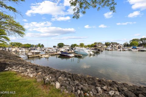 Tiny photo for 4370 Marin Woods #B, Port Clinton, OH 43452 (MLS # 10004888)