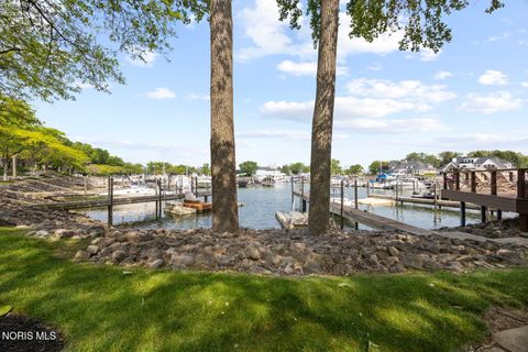 Tiny photo for 4370 Marin Woods #B, Port Clinton, OH 43452 (MLS # 10004888)