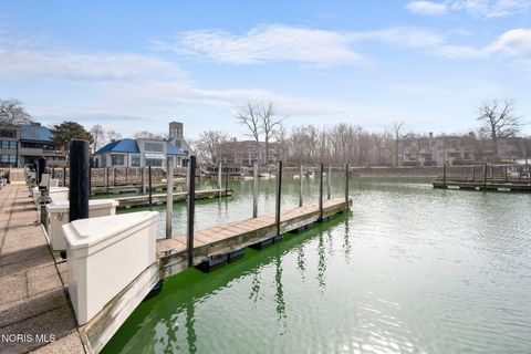 Tiny photo for 4370 Marin Woods #B, Port Clinton, OH 43452 (MLS # 10004888)