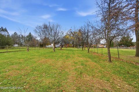 Tiny photo for 621 Glenwood Road, Rossford, OH 43460 (MLS # 10001836)