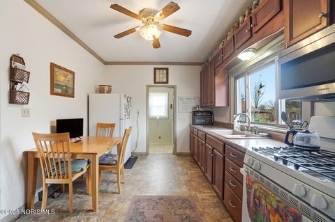 Tiny photo for 621 Glenwood Road, Rossford, OH 43460 (MLS # 10001836)