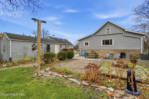 Tiny photo for 621 Glenwood Road, Rossford, OH 43460 (MLS # 10001836)