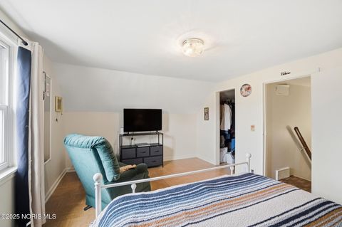 Tiny photo for 621 Glenwood Road, Rossford, OH 43460 (MLS # 10001836)