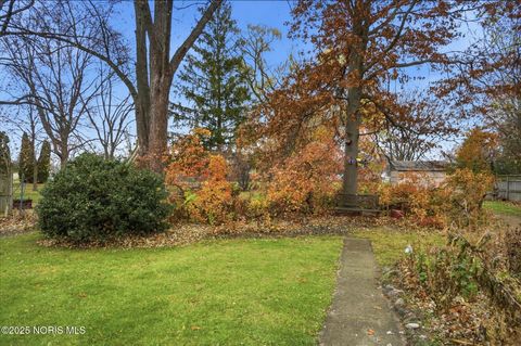 Tiny photo for 621 Glenwood Road, Rossford, OH 43460 (MLS # 10001836)