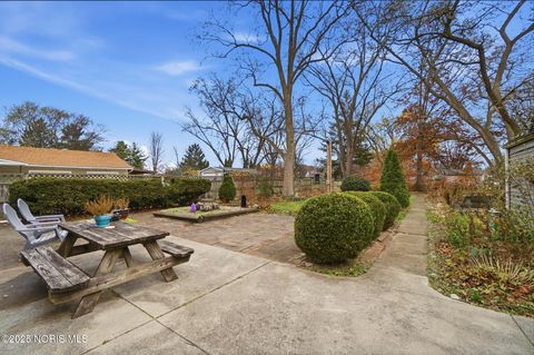 Tiny photo for 621 Glenwood Road, Rossford, OH 43460 (MLS # 10001836)