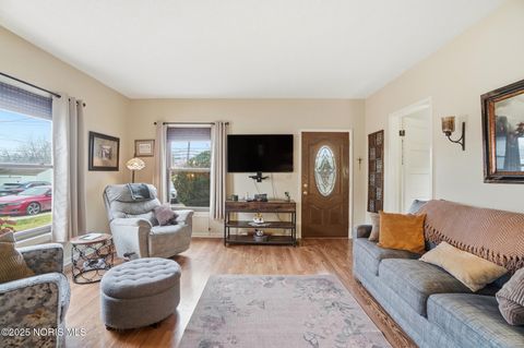 Tiny photo for 621 Glenwood Road, Rossford, OH 43460 (MLS # 10001836)