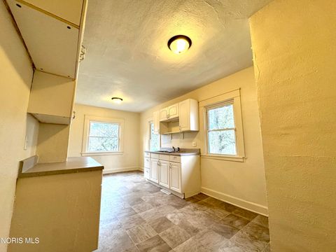 Tiny photo for 1935 South Avenue, Toledo, OH 43609 (MLS # 10006483)