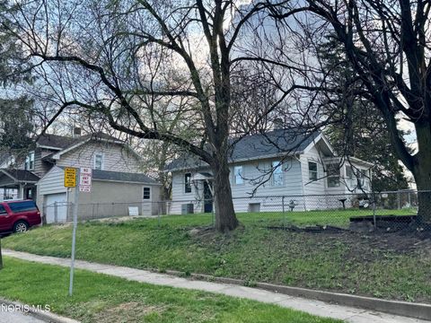 Tiny photo for 1935 South Avenue, Toledo, OH 43609 (MLS # 10006483)