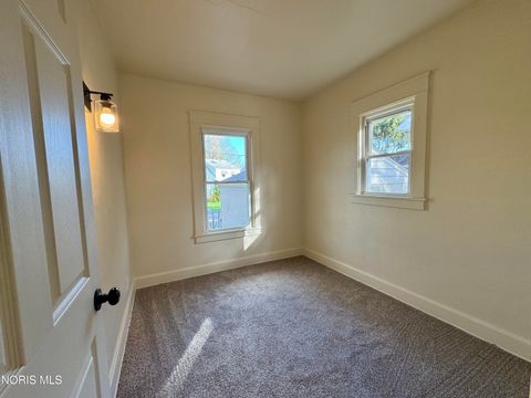 Tiny photo for 1935 South Avenue, Toledo, OH 43609 (MLS # 10006483)