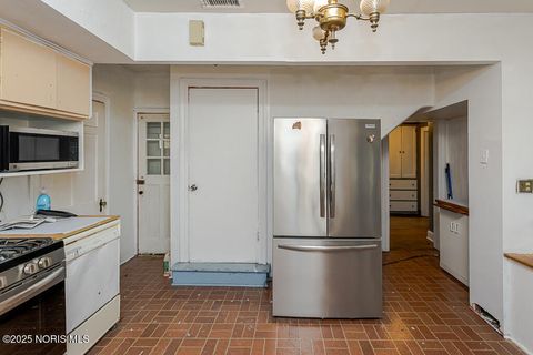 Tiny photo for 2316 Westbrook Drive, Toledo, OH 43613 (MLS # 10000738)