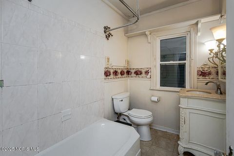 Tiny photo for 2316 Westbrook Drive, Toledo, OH 43613 (MLS # 10000738)